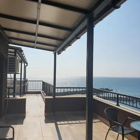 Apartment Сдам Квартиру На Первой Линии Моря В Городе Несебр *